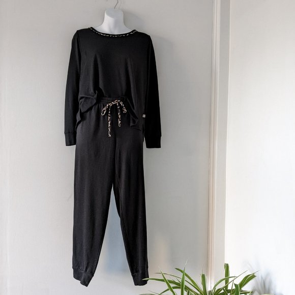 Kate Spade Lounge Set/Pajamas - Picture 2 of 6